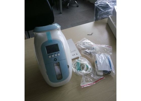 الاستخدام المنزلي مُكثّف أوكسجين محمول أكسجين مزود بمحول سيارة 1 ~ 5L / Min يعمل ضوضاء ≤45dB